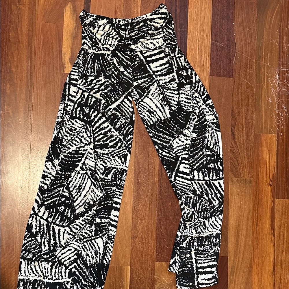 Gilli Black & White Abstract Wide-Leg Pants